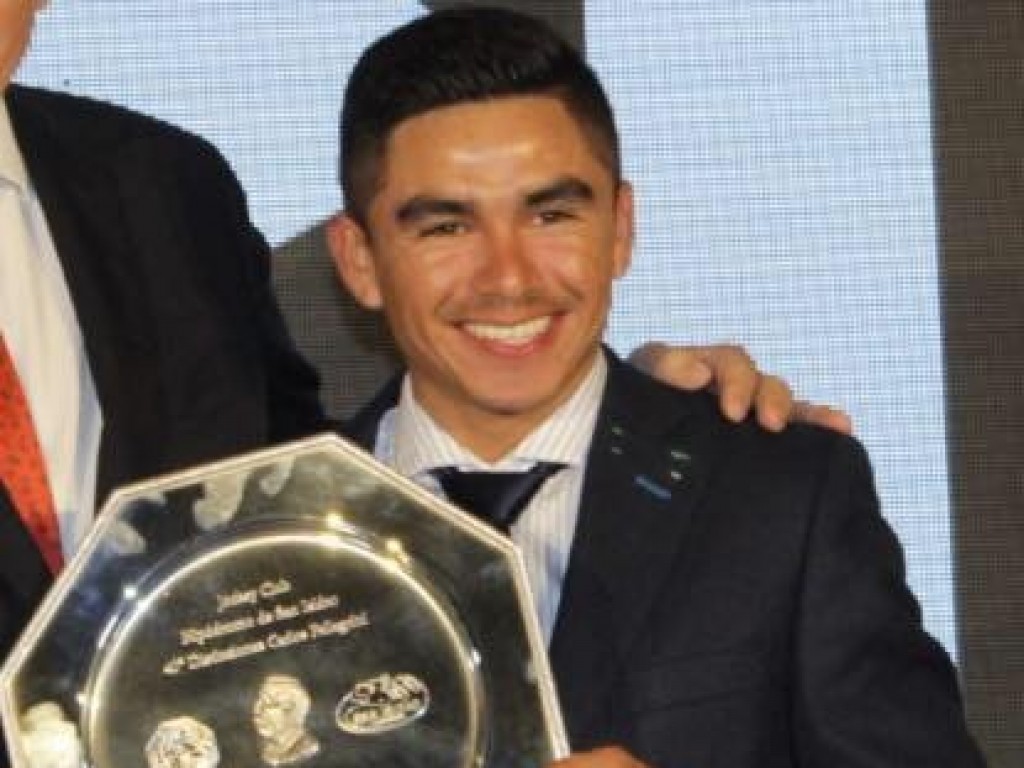 Foto: Pela 4ª vez seguida, Francisco Leandro recebe o Distinciones Pellegrini de Melhor Jóquei