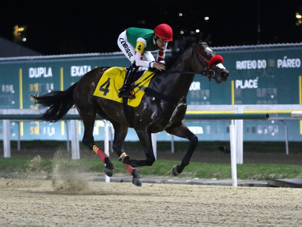 Foto: De ponta a ponta, Olympic National fatura o Clássico Much Better (L)