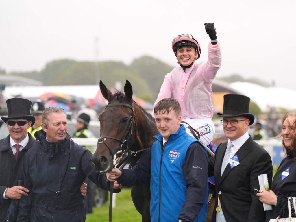 Foto: Fa&ccedil;a chuva ou fa&ccedil;a sol, Aidan O'Brien brilha no Epsom Derby; agora, com Christmas Day